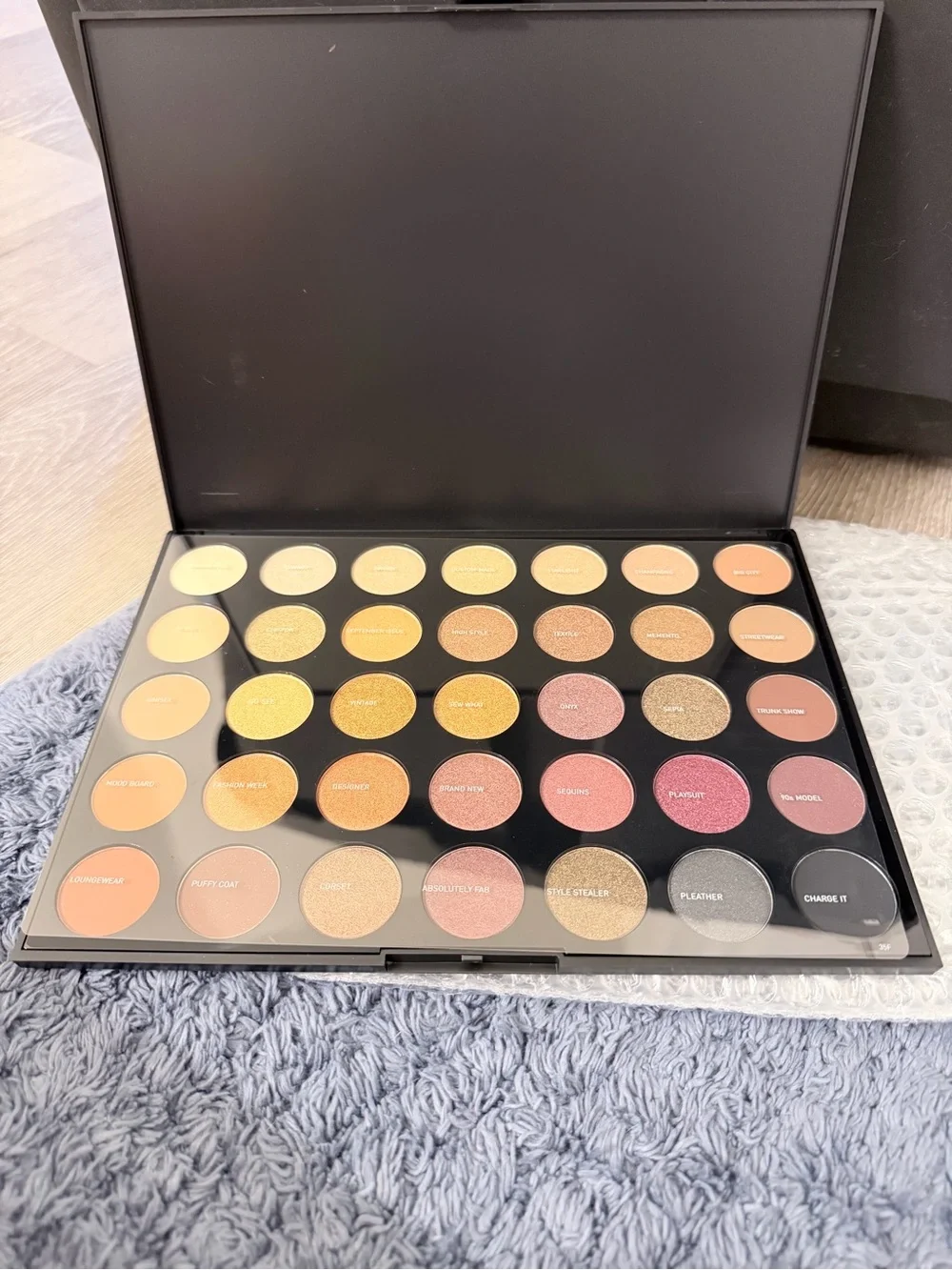 Morphe 35F Fall Into Fabulous Eyeshadow Palette - Black & Gold Accents